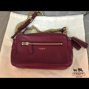 SALE! Coach Crossbody Purse 👛